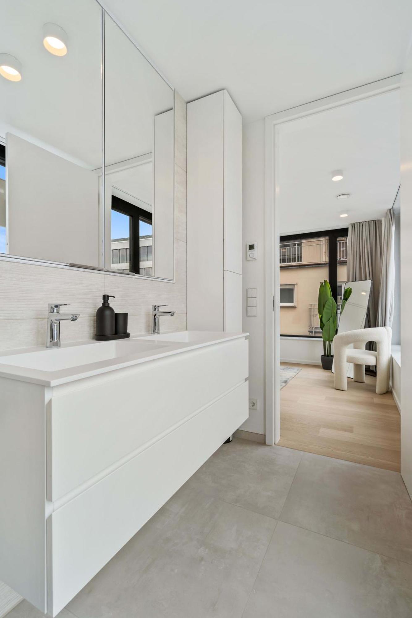 Stylish Downtown Escape With Comforts Appartement Luxembourg