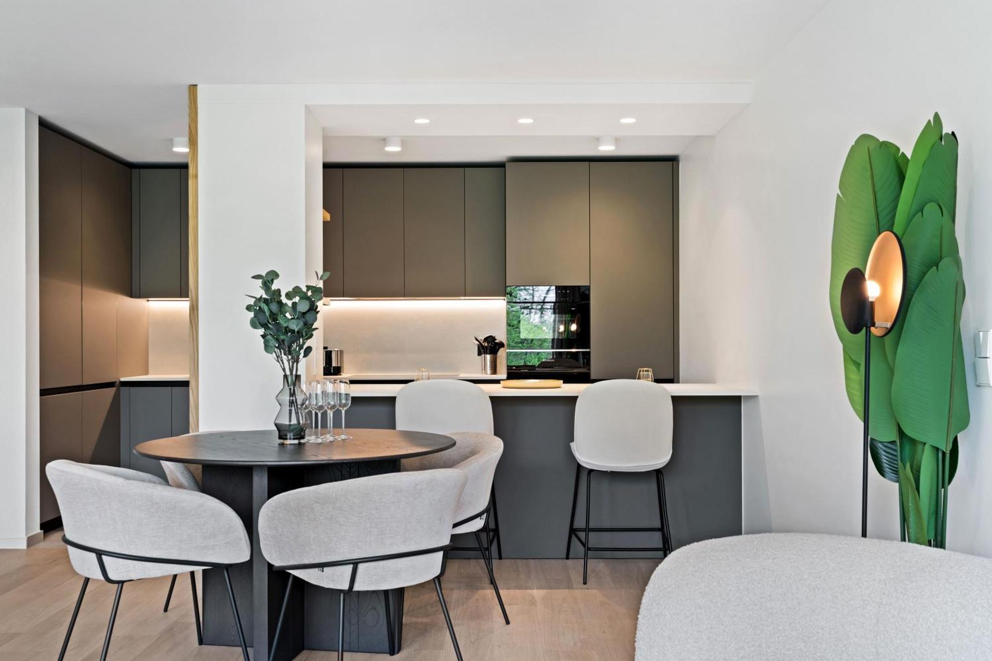 Appartement Stylish Downtown Escape With Comforts